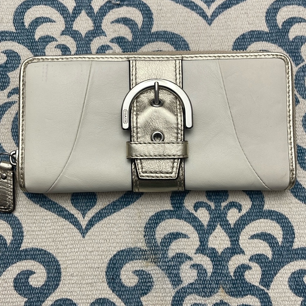 C o a c h  W a l l e t